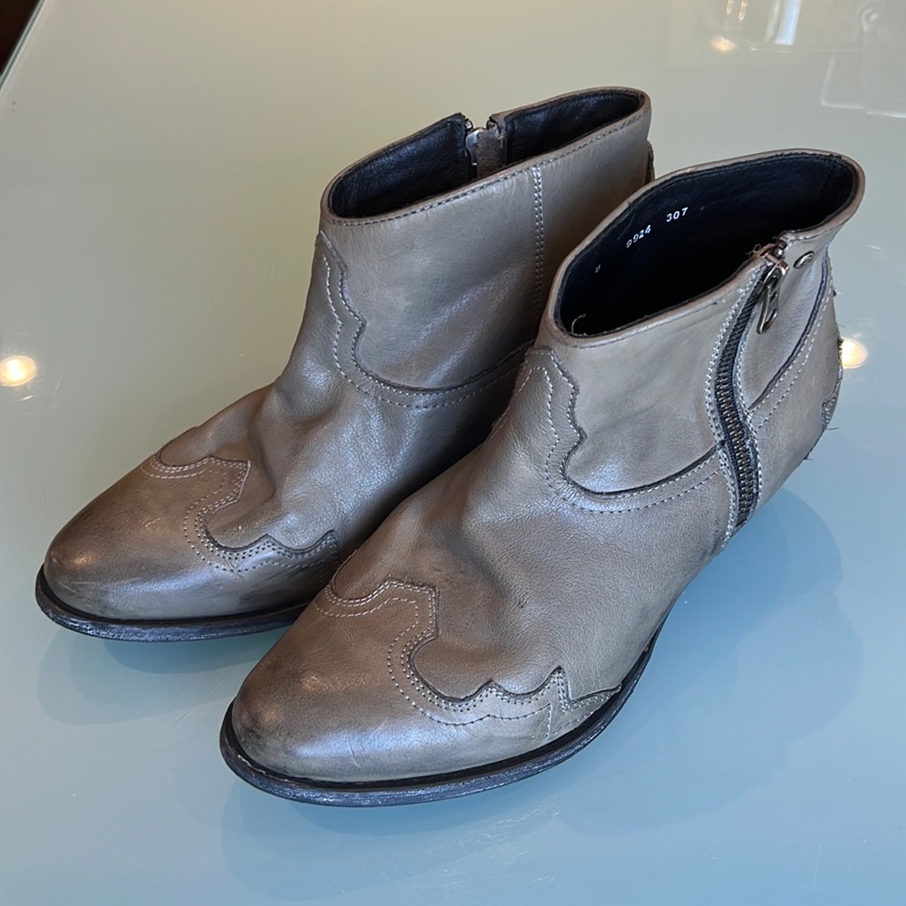 Baske California western genuine leather boots.
